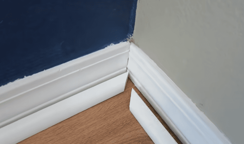 How to Cut Quarter Round Inside Corners With Miter Saw