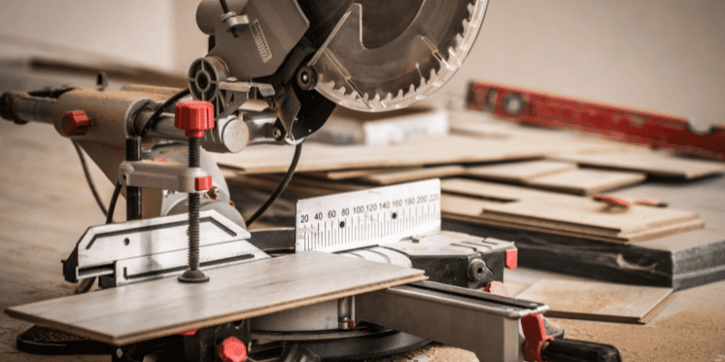 how to cut crown molding corners with a miter saw