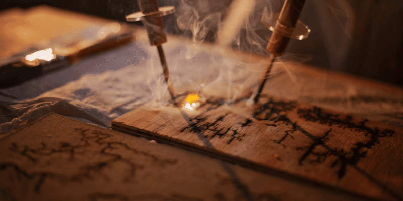 how to do lichtenberg wood burning