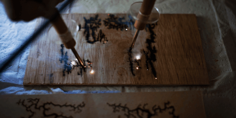 how to do lichtenberg wood burning