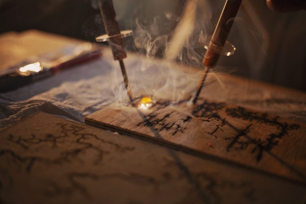 How to Fractal Burn Wood at Home