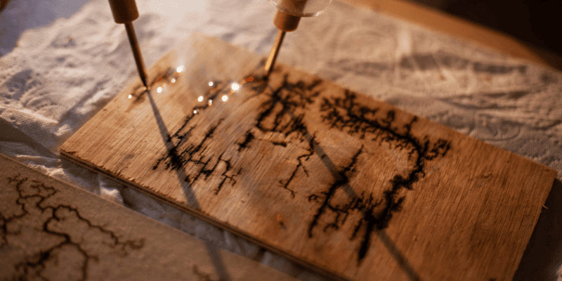 how to make lichtenberg figures