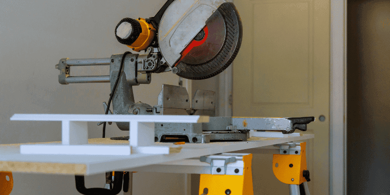 how to use a miter saw to cut angles