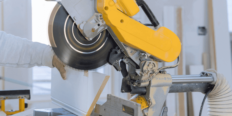 how to use a miter saw to cut angles