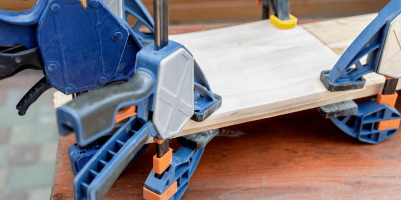 How Long to Clamp Wood Glue