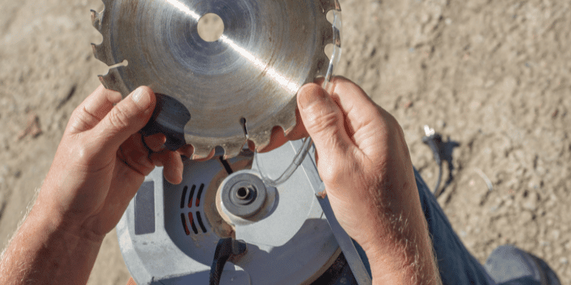 How to Change Blade on Dewalt Miter Saw