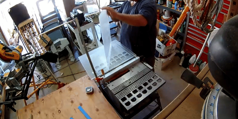 How to Cut Plexiglass on a Table Saw
