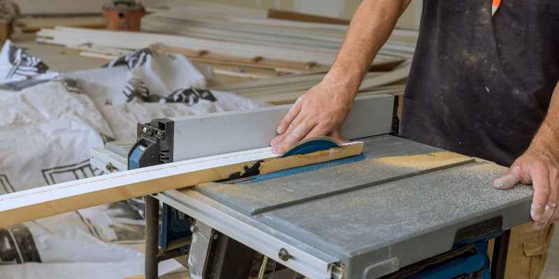 How to Master the Art of Using a Table Saw: Expert Tips and Tricks