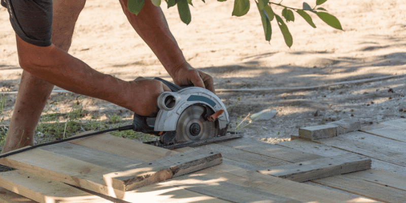 How to Use a Circular Saw Without a Table