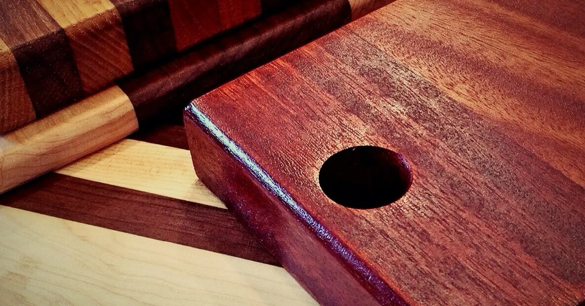 Finished hardwood cutting boards in maple, walnut and mahogany