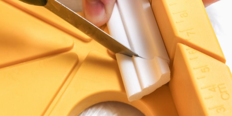How to Cut Crown Molding With a Compound Miter Saw