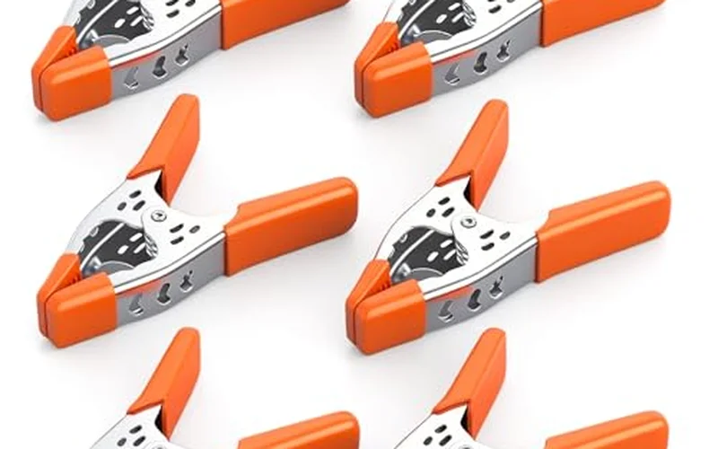 Spring clamp set for securing melamine sheets while cutting