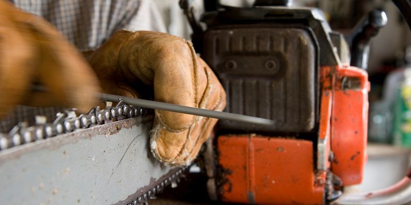 How to Adjust Chainsaw Carb