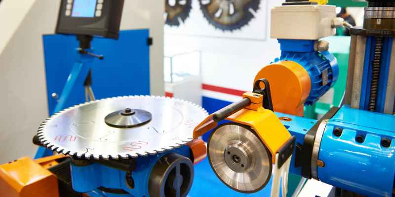 How to Sharpen Miter Saw Blade