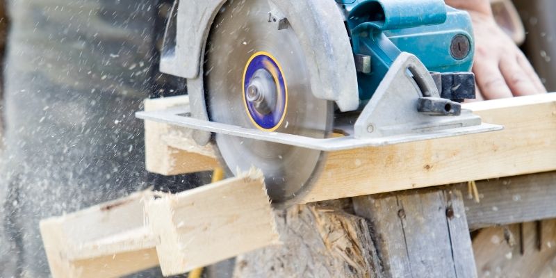 How to Use a Sawhorse