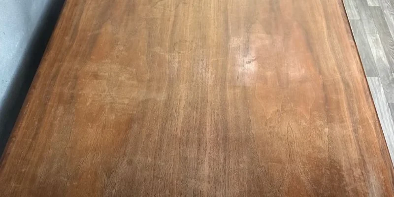 Close-up of mango wood tabletop grain