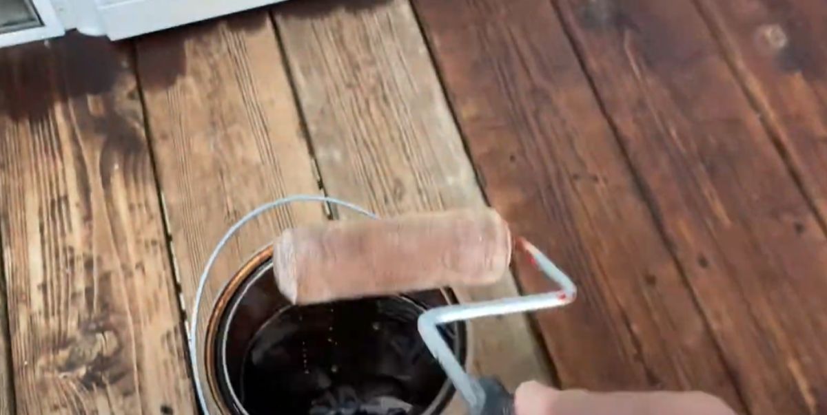 How Long Should I Wait between Coats of Stain