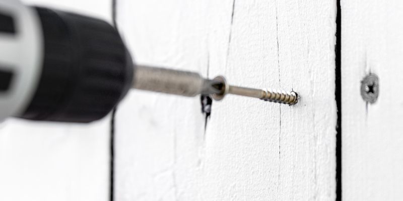 How To Screw Into Wood Without Drill