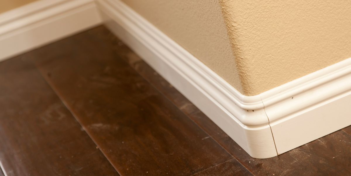 How to Cut Outside Corner Baseboard Molding