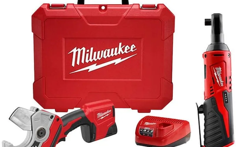 Milwaukee cordless ratchet and impact driver tool set