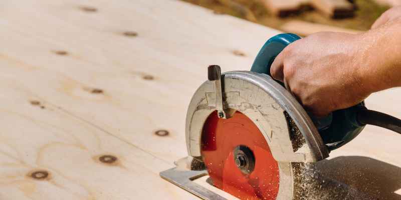 How to Cut Plywood With a Circular Saw Without Splintering
