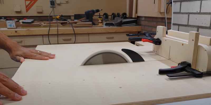 How to Making a Crosscut Sled for a Table Saw