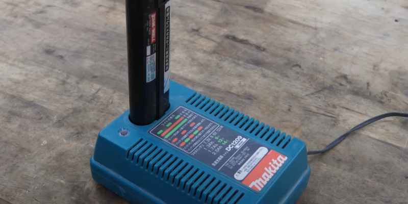 Makita 9000 9.6V Battery