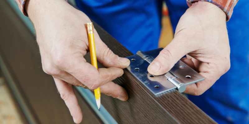 Door Sticks at Top: Quick Fixes and Easy Solutions