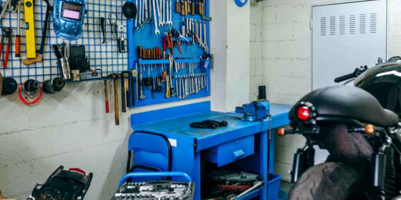 Upgrade your workshop with Kobalt Tool Chest with Radio
