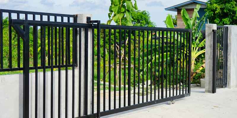 Upgrade Your Entrance with These 10 Sliding Gate Ideas