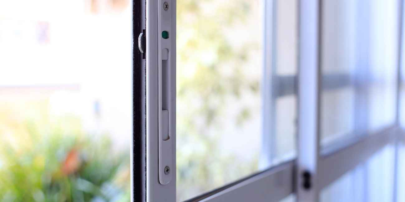 How to Secure Glass to Wood