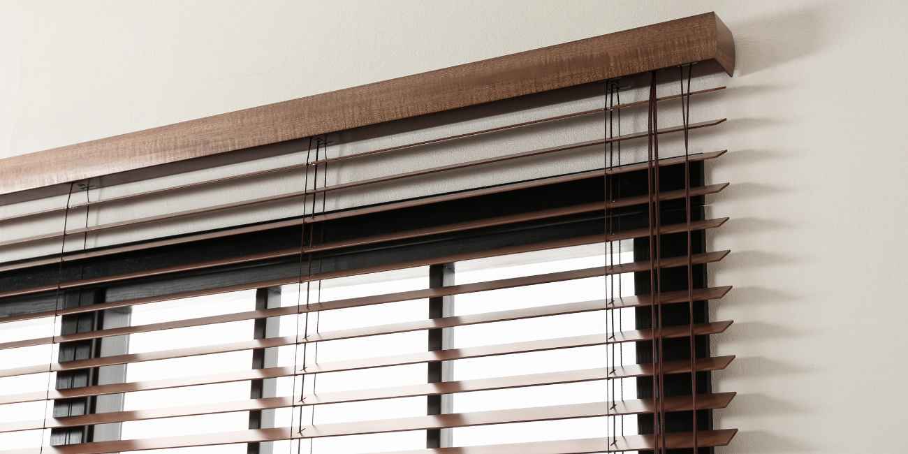 How to Trim Faux Wood Blinds