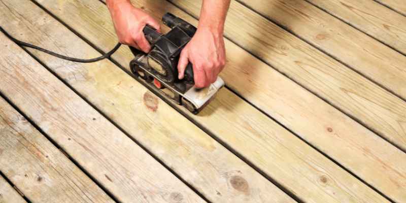 What Grit Sandpaper for Deck Sanding