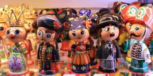 Can I Bring Wooden Souvenirs to USA