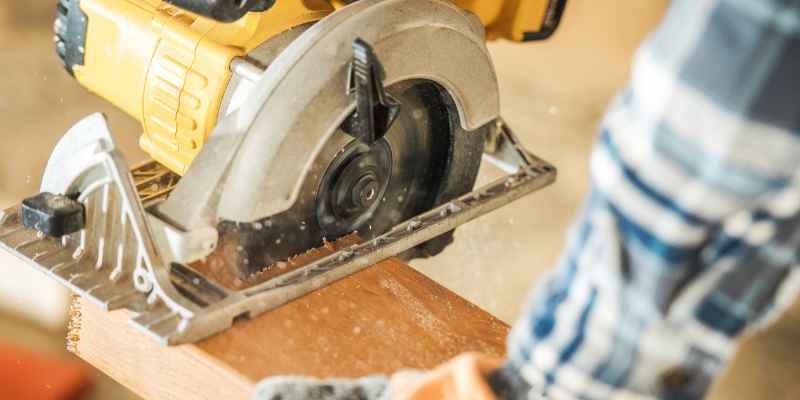 How to Fix a Crooked Cut in Wood