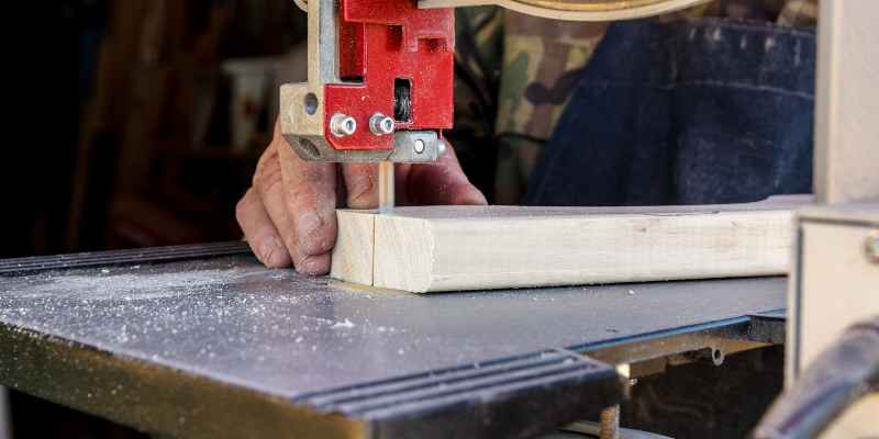 How to Use the Bandsaw
