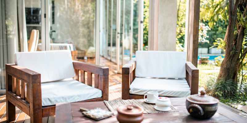 Is Oak Good for Outdoor Use