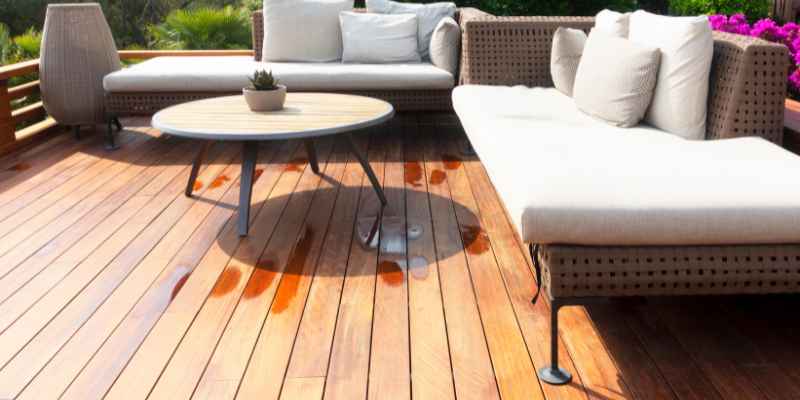 Is Oak Good for Outdoor Use