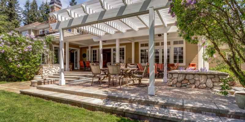 How to Build Decking With Pergola