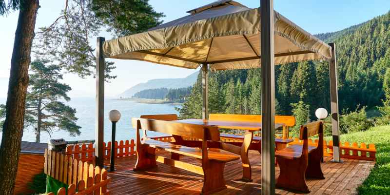 How to Build Decking With Pergola