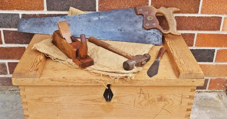 How to Cross Cut Wood With a Hand Saw (TPI Chart + Fixes)