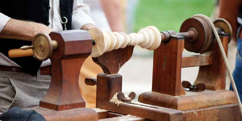 How to Attach Wood to a Wood Lathe