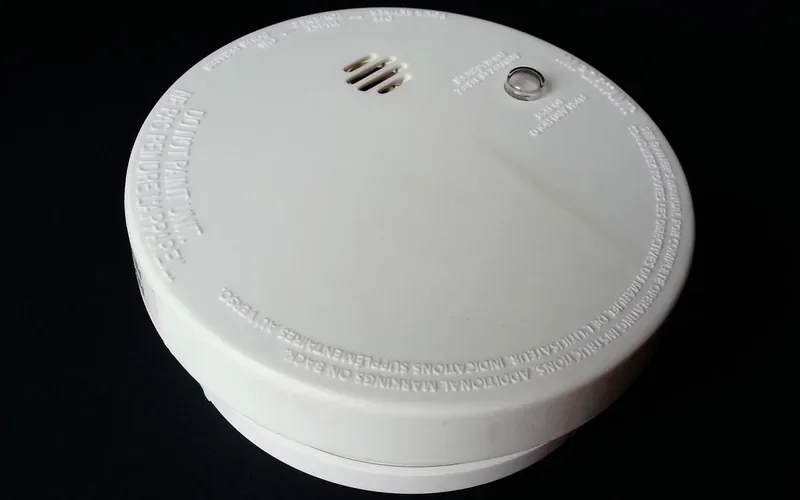 a ceiling-mounted smoke and fire alarm, the kind CPSC recommends pairing with a dedicated CO alarm near a wood stove a ceiling-mounted smoke and fire alarm, the kind CPSC recommends pairing with a dedicated CO alarm near a wood stove