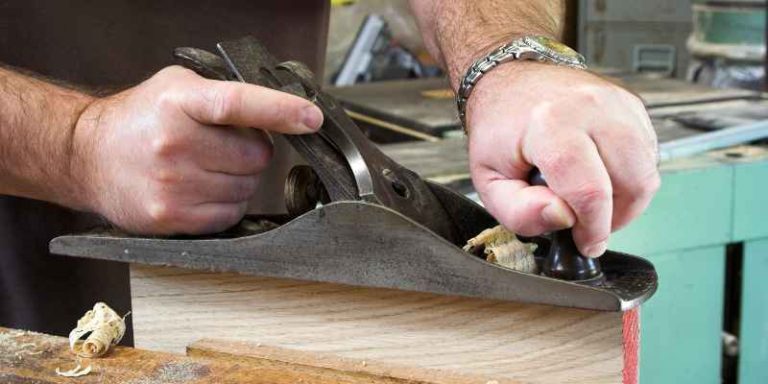 How to Adjust a Wood Plane Blade: Quick & Precise Tips