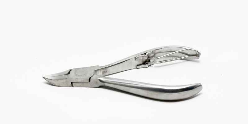 How to Cut a Nail in Wood