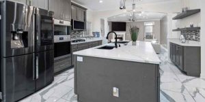 How to Paint Black Lacquer on Wood