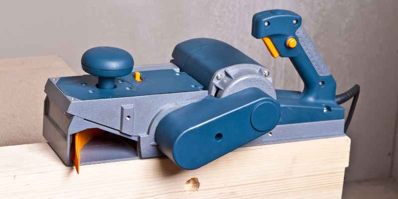 How to Plane Wood With a Sander