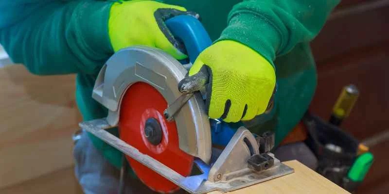How to Master Using the Dewalt Circular Saw