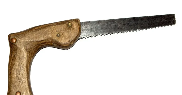 router tool cutting plywood edge