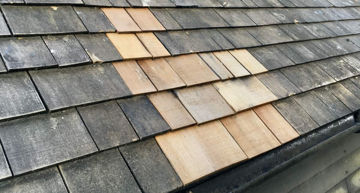 How to Fix Cedar Shingles on a Roof
